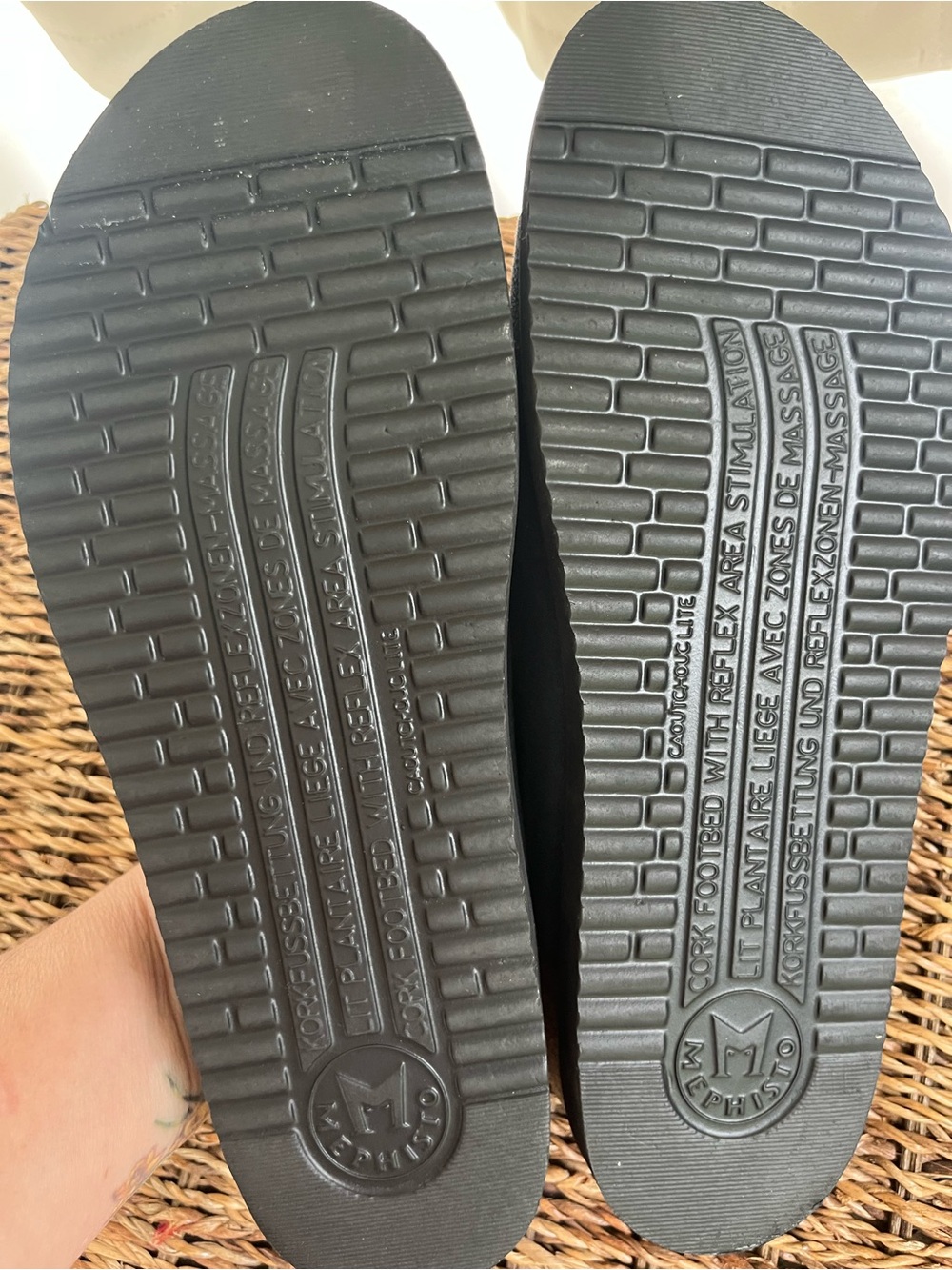 Women’s Mephisto Hariana Slide Sandals - Picture 9 of 10